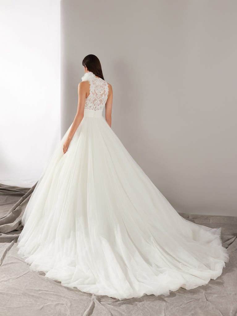 pronovias MAJOR | Vestido de novia princesa con cuello halter | Pronovias ÚLTIMAS EDICIONES