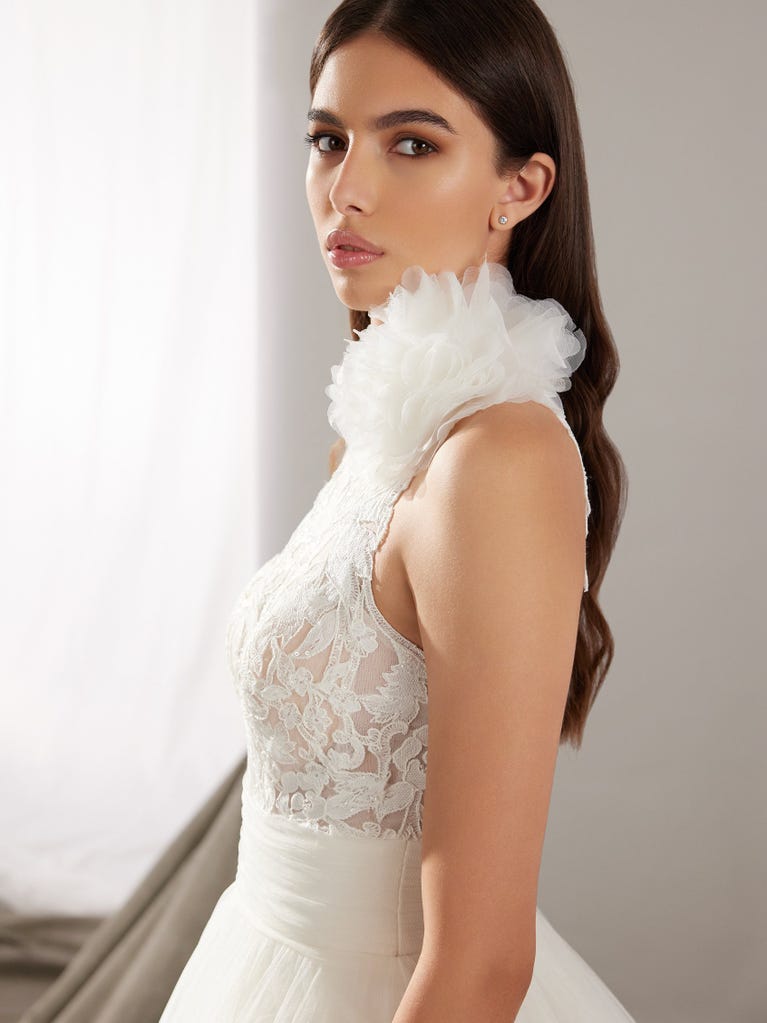pronovias MAJOR | Vestido de novia princesa con cuello halter | Pronovias ÚLTIMAS EDICIONES