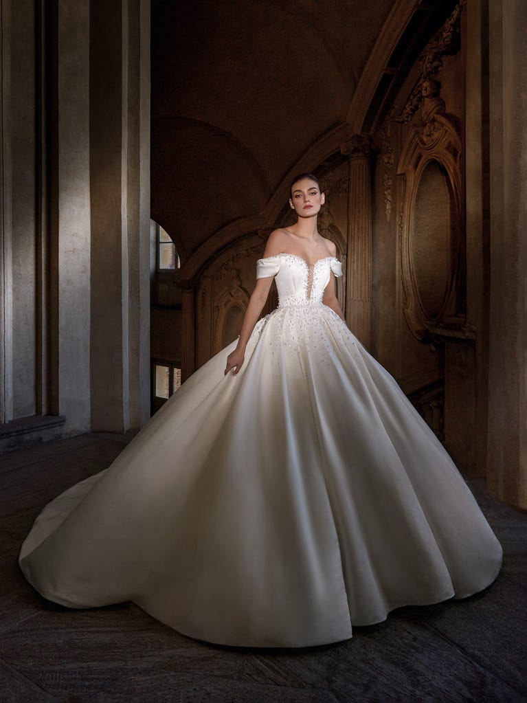 pronovias EMERLAD | Vestido de novia princesa con escote de pico Grandes descuentos