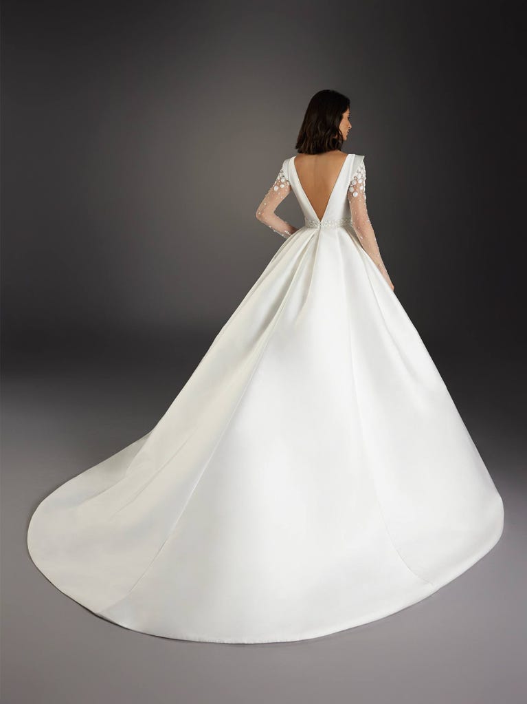 pronovias LICEU | Vestido de novia princesa con escote barco | Pronovias Tienda de fábrica