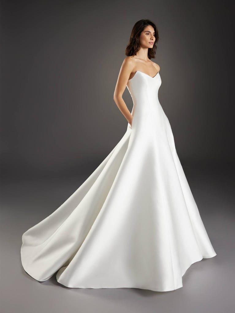 pronovias SAGRADA | Vestido de novia princesa con palabra de honor | Pronovias
