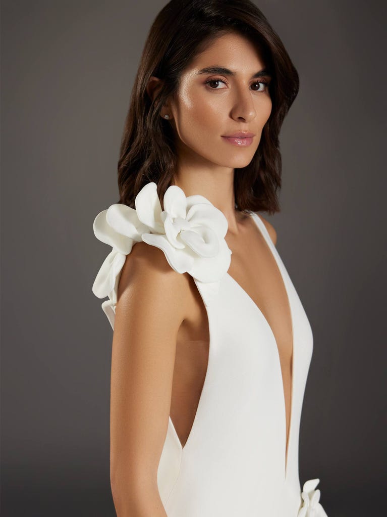 pronovias PANOT | Vestido de novia sirena con escote de pico | Pronovias Precio ultrabajo
