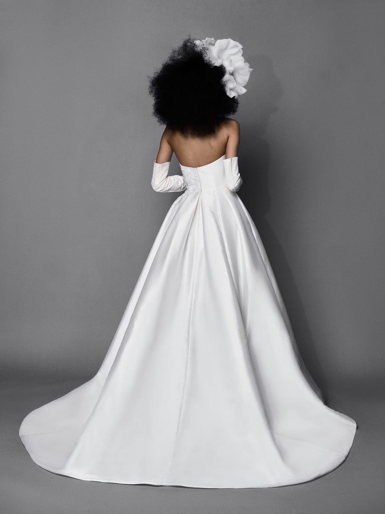 pronovias JULIANNE | Vestido de novia princesa | VeraWangBride Devoluciones gratuitas