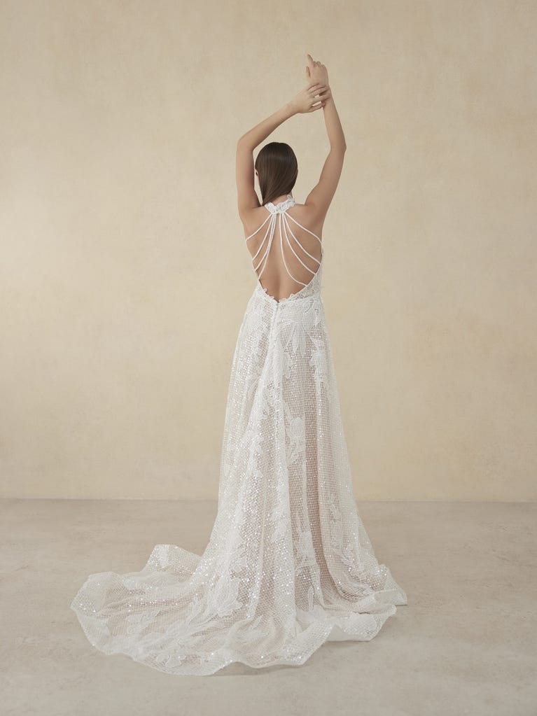 pronovias MARCH | Vestido de novia corte en a con cuello halter | Pronovias 2025