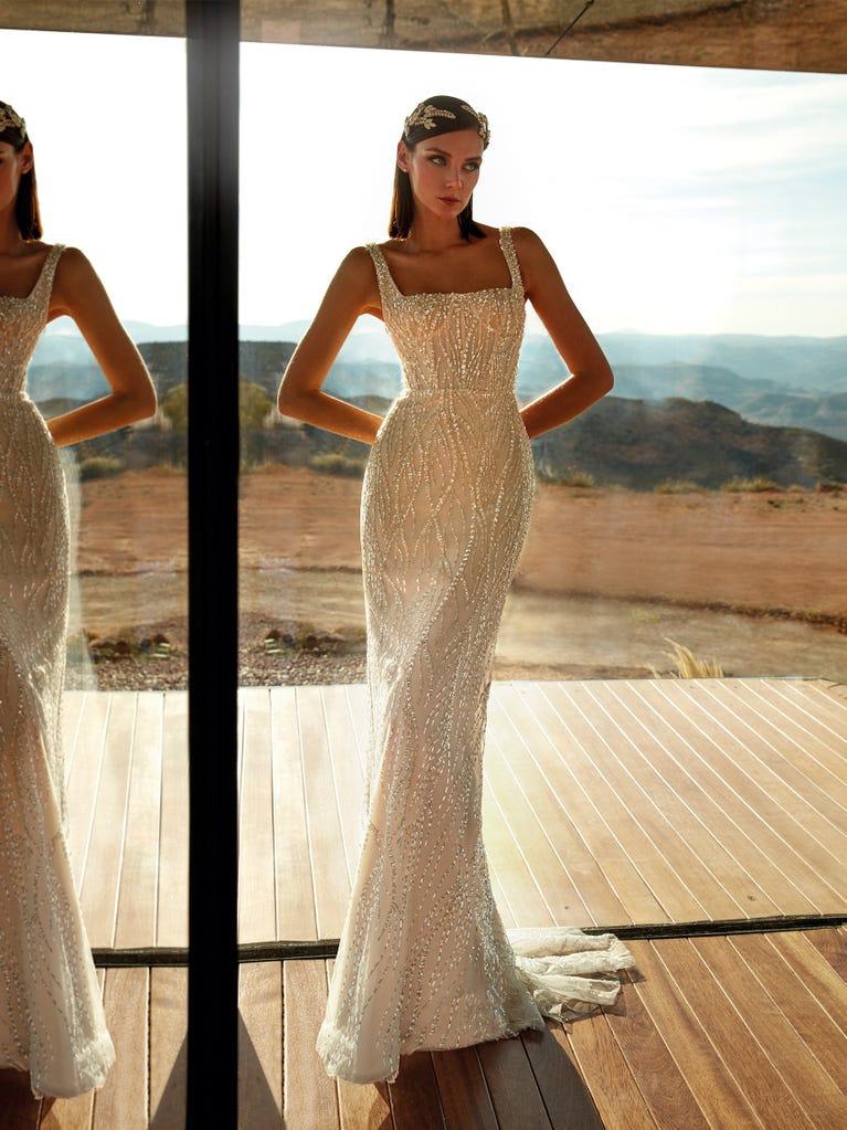 pronovias RHODIUM | Vestido de novia recto con escote cuadrado | Pronovias
