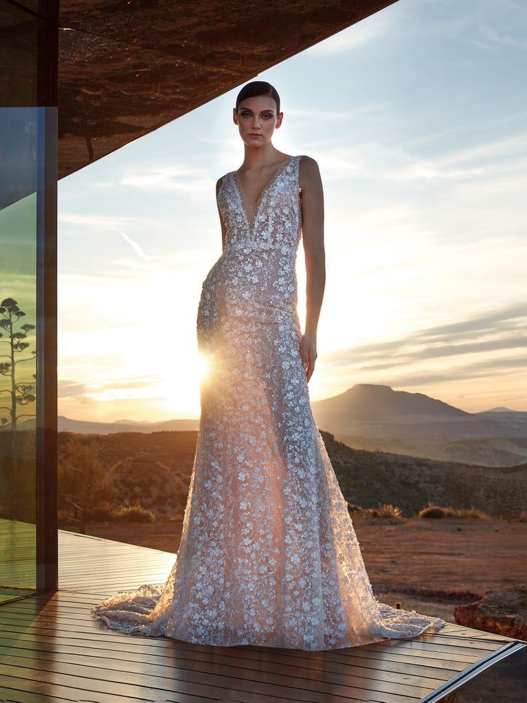 pronovias DIAMOND | Vestido de novia sirena con escote de pico | Pronovias Ofertas