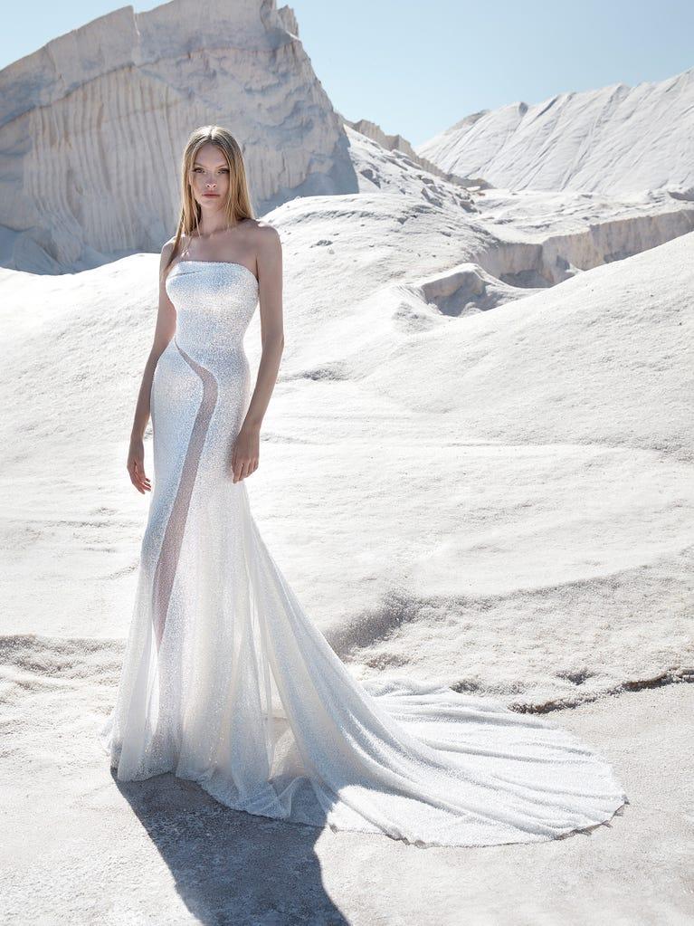 pronovias SKYLIGHT | Vestido de novia recto con palabra de honor | Pronovias