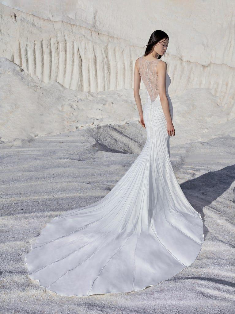 pronovias SUNSHINE | Vestido de novia sirena con escote de pico | Pronovias Rebajas de fábrica