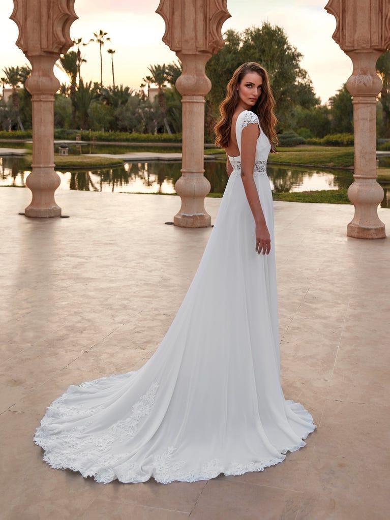 pronovias LOLLAND | Vestido de novia corte en a con escote barco | Pronovias Envío gratis