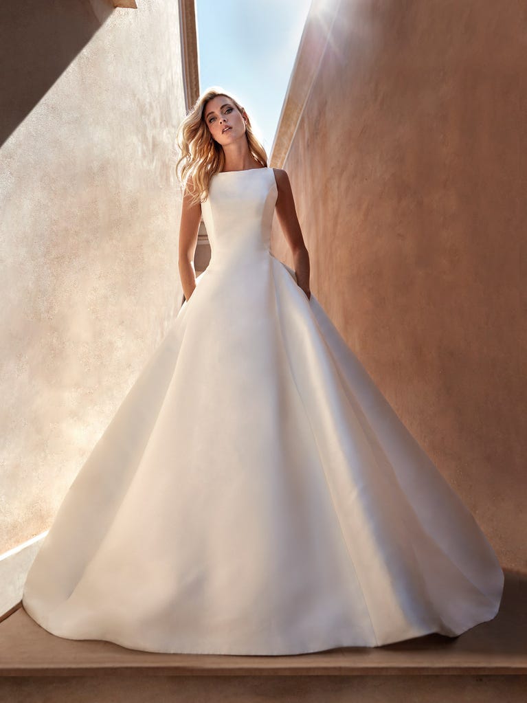 pronovias NEVADO | Vestido de novia corte en a con escote barco | Pronovias
