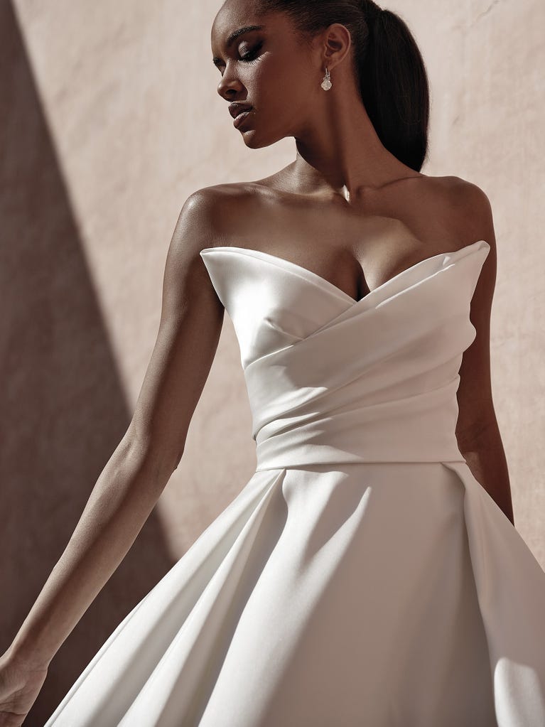 pronovias LANDON | Vestido de novia princesa con palabra de honor | Pronovias Promoción por tiempo limitado