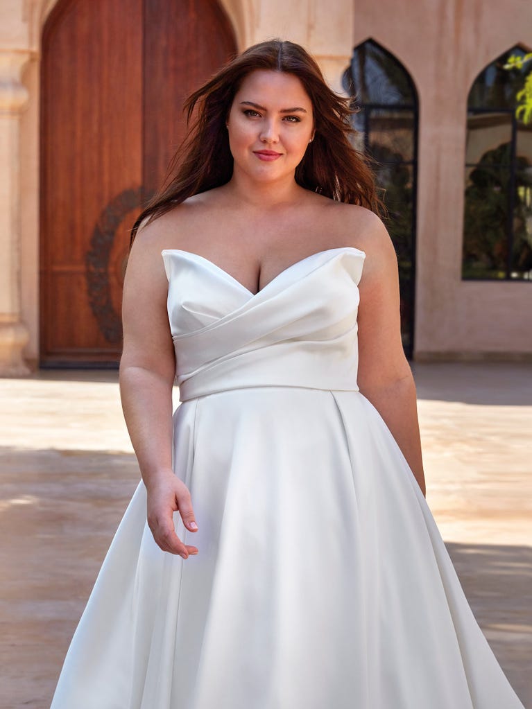 pronovias LANDON | Vestido de novia princesa con palabra de honor | Pronovias Promoción por tiempo limitado