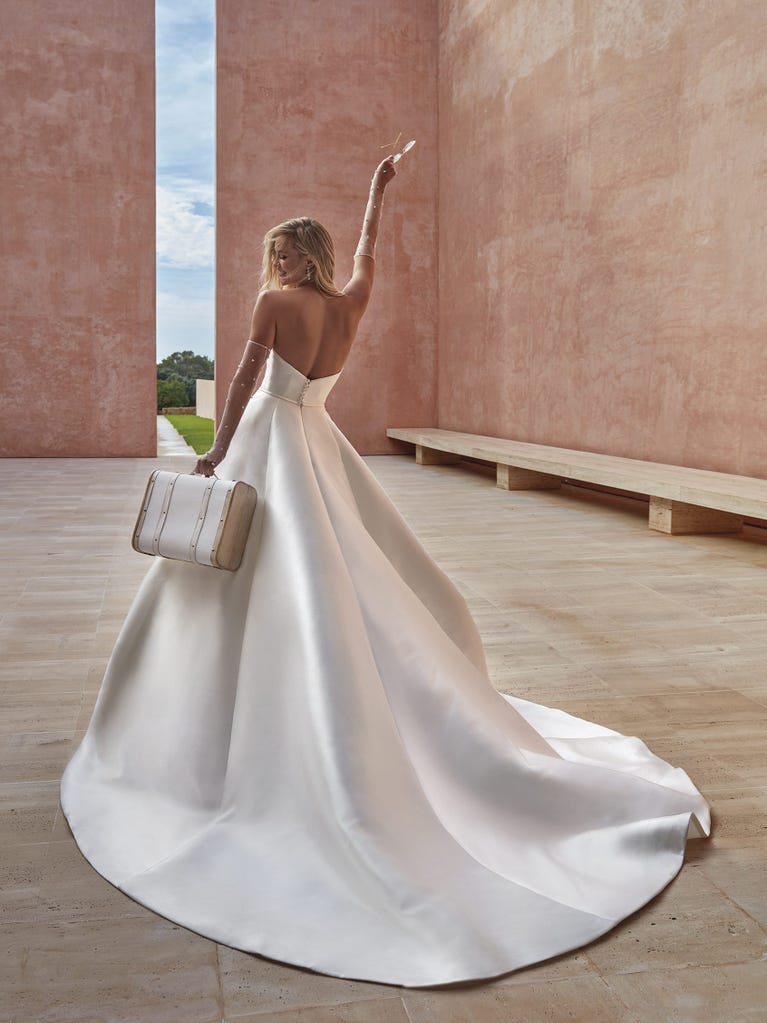 pronovias OZEN | Vestido de novia corte en a con escote de pico | Pronovias Grandes ahorros