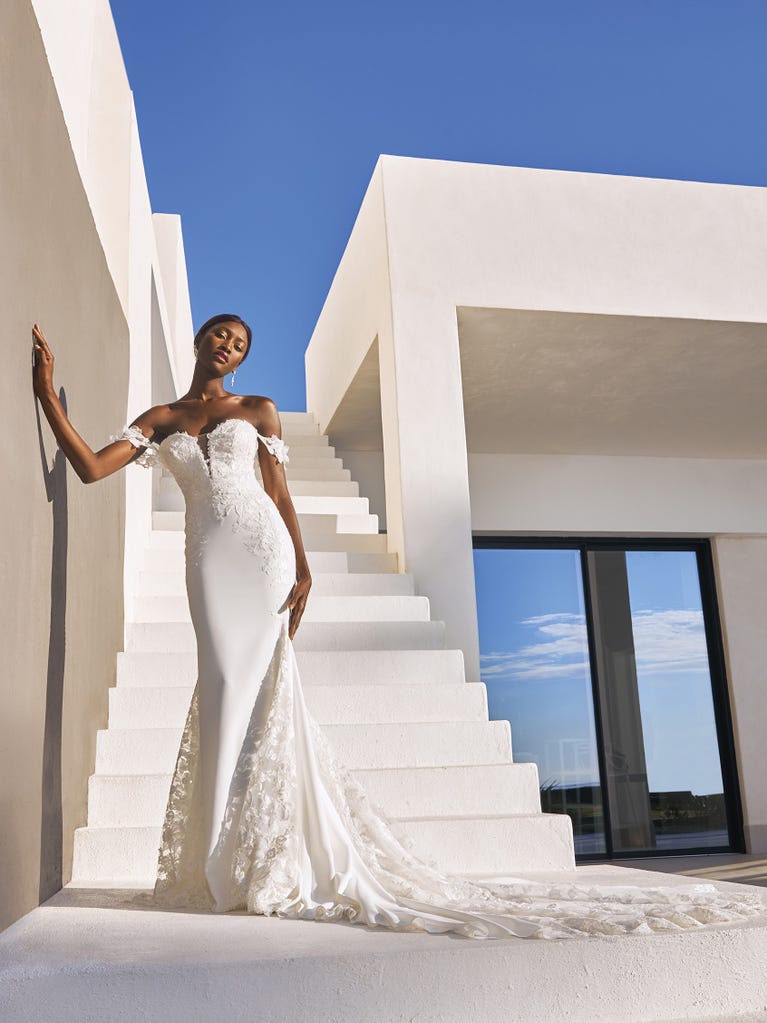 pronovias OCTAVIA | Vestido de novia sirena con escote corazón | Pronovias