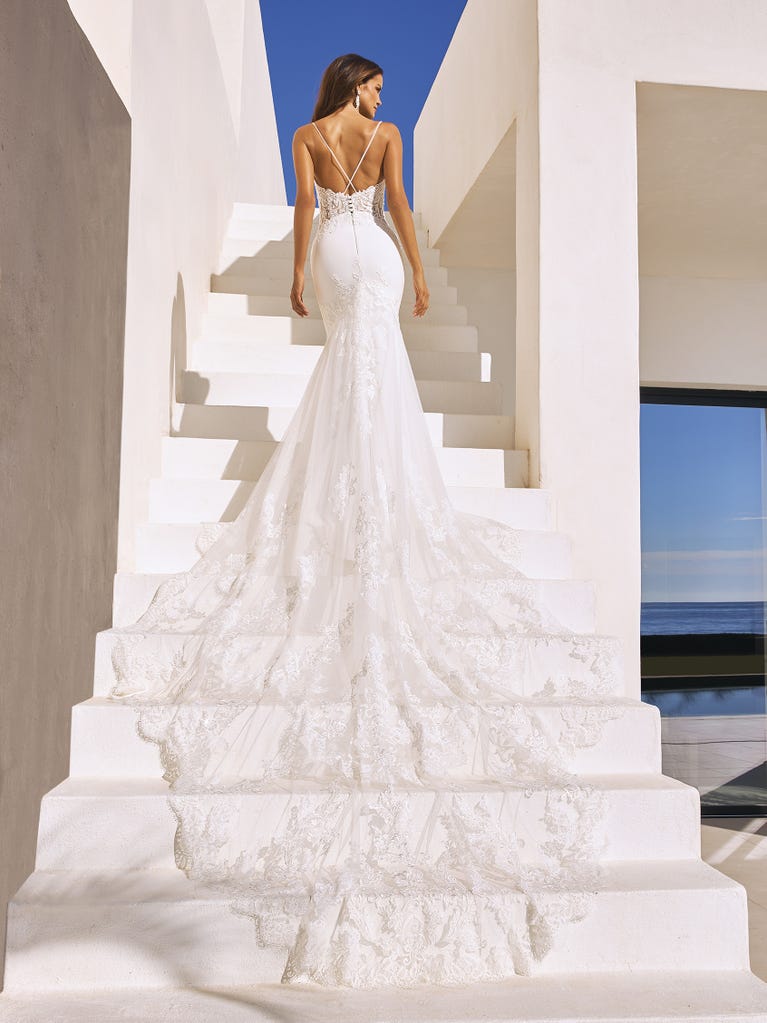 pronovias IZARA | Vestido de novia sirena con escote corazón | Pronovias Precio ultrabajo