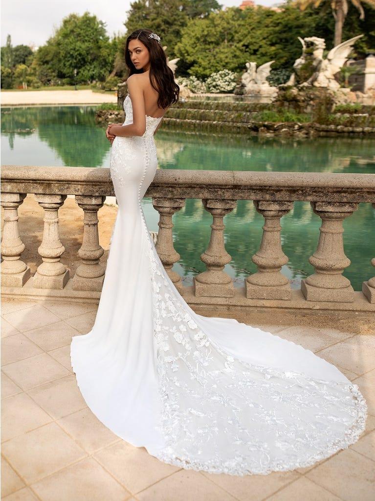 pronovias Vestido de novia corte sirena en crepe y escote corazón | Pronovias Outlet online