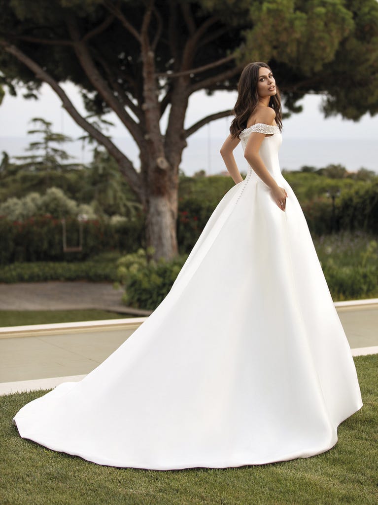 pronovias Vestido princesa con manguitos y espalda descubierta en mikado | Pronovias Ventas relámpago