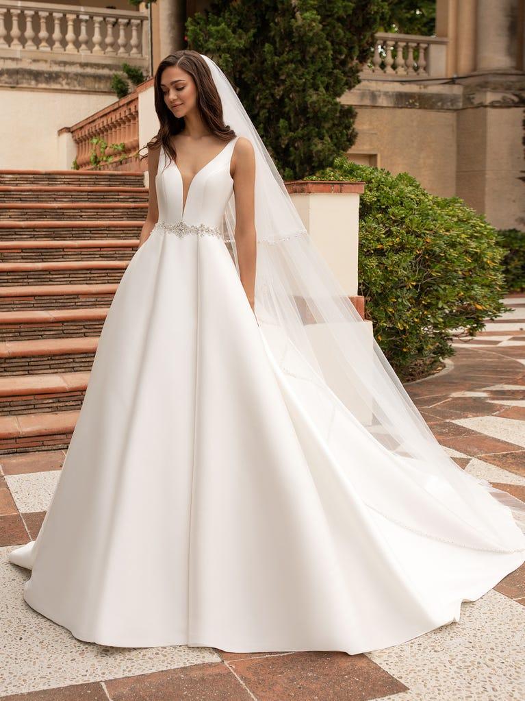pronovias Vestido de novia sin mangas corte princesa en mikado | Pronovias Liquidación