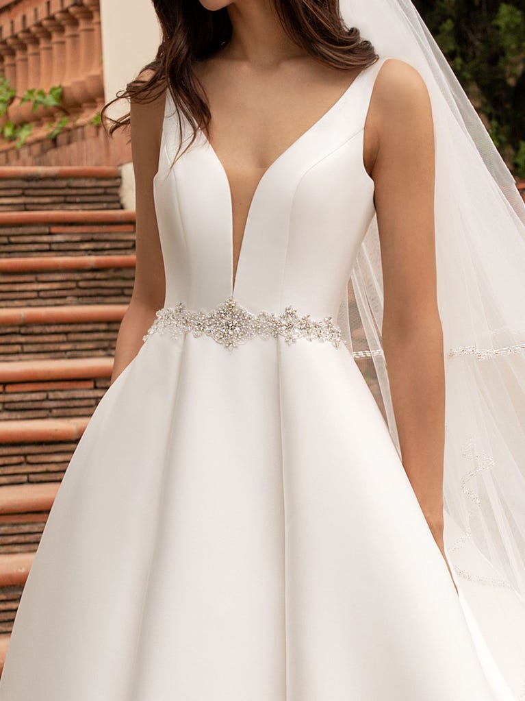 pronovias Vestido de novia sin mangas corte princesa en mikado | Pronovias Liquidación