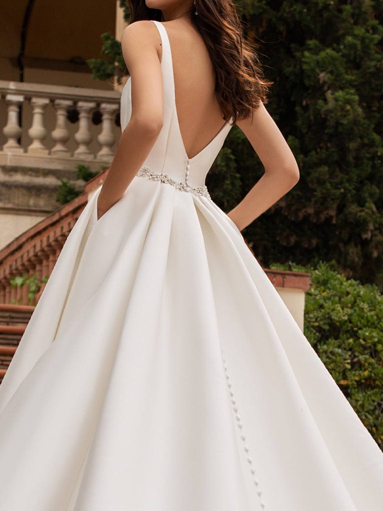 pronovias Vestido de novia sin mangas corte princesa en mikado | Pronovias Liquidación