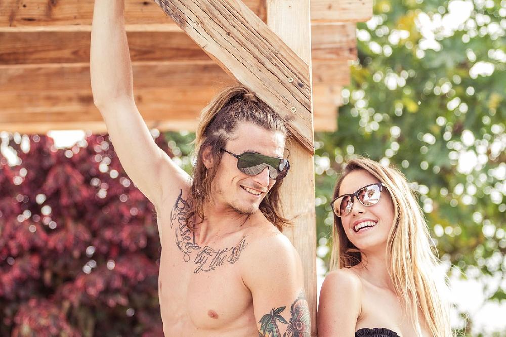 sunpers sunglasses Gafas de sol - marrón efecto carey / lente rosa | SUNPERS En línea