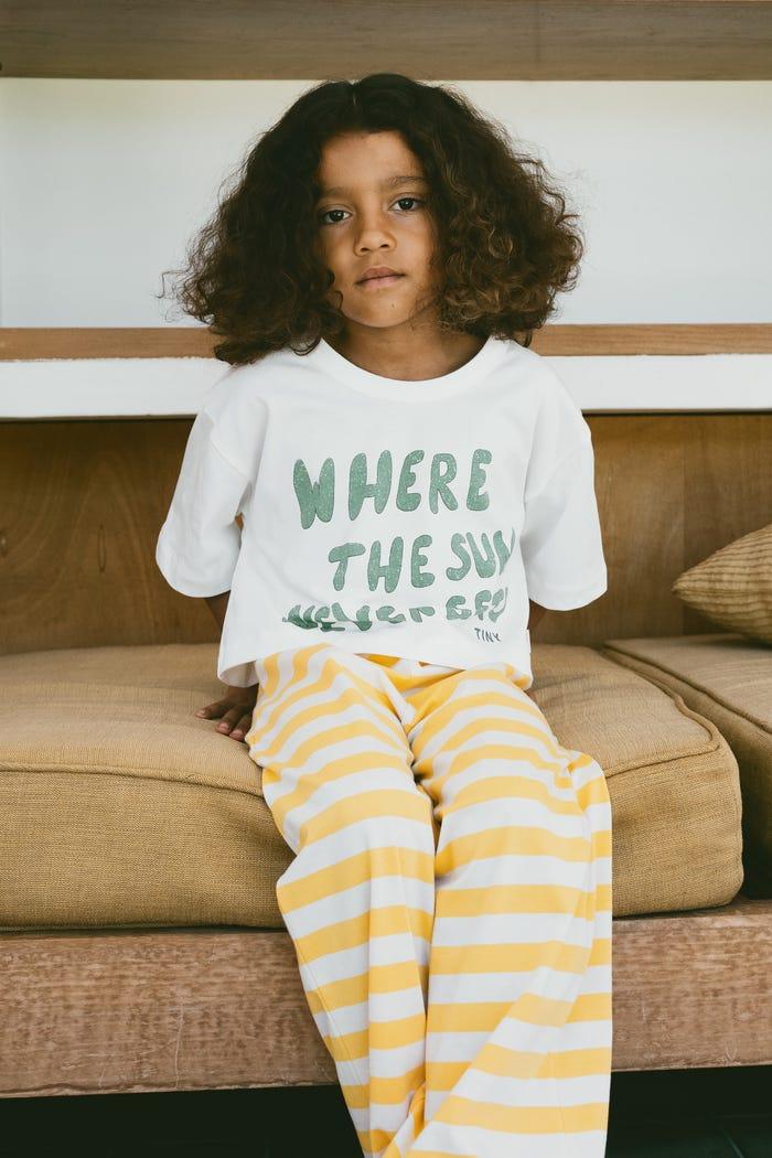 tiny cottons CAMISETA CORTA THE SUN GRAPHIC Ahorra y exporta