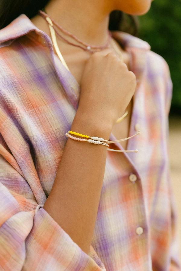 Triana By C PULSERA ROCHA AMARILLA En oferta