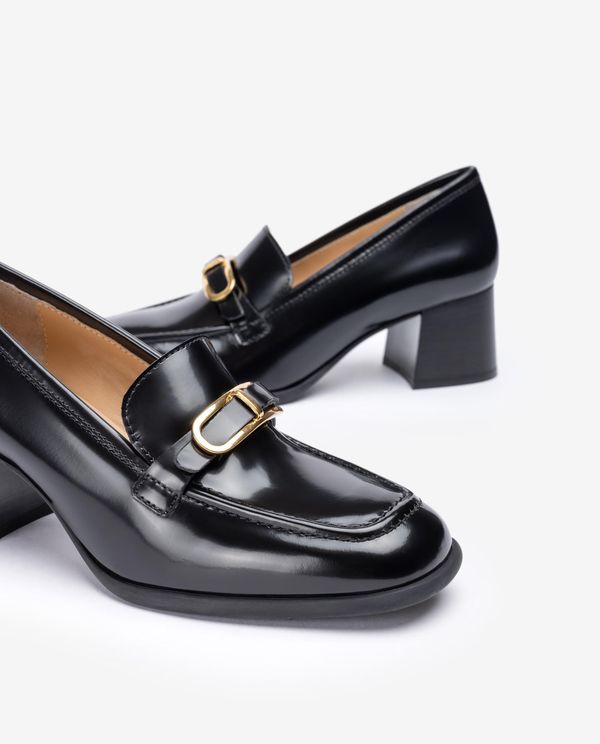unisa Mocasín con adorno metálico Última moda