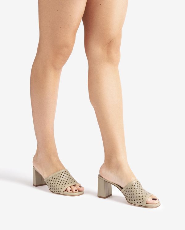 unisa Sandalia de pala ancha con picados En oferta