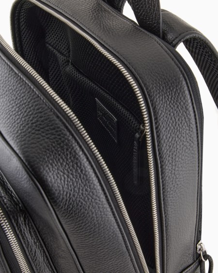 Armani Mochila con bolsillo para portátil en piel abatanada En oferta