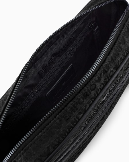 Armani Bolso bandolera de tejido jacquard con inscripción por toda la superficie Ofertas de temporada
