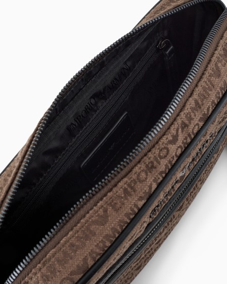 Armani Bolso bandolera de tejido jacquard con inscripción por toda la superficie Rebajas de fin de temporada