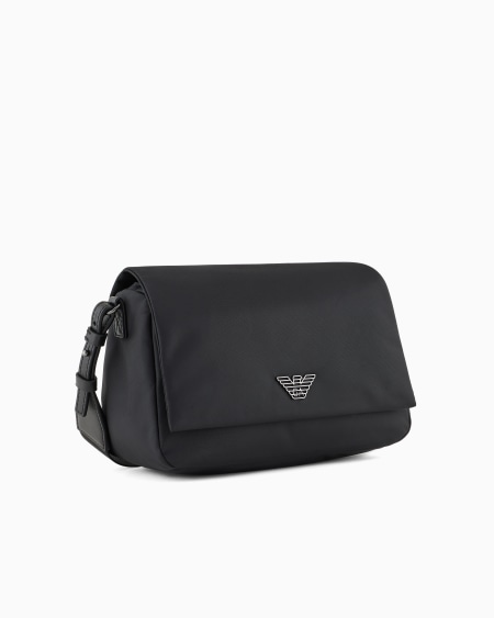 Armani Bolso bandolera con solapa de nailon reciclado ASV En línea
