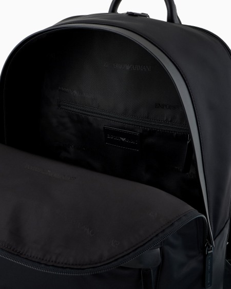Armani Mochila redonda de nailon reciclado ASV Gran oferta