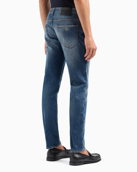 Armani Vaqueros J06 slim fit en denim lavado con líneas de efecto usado Limitado a 3 días