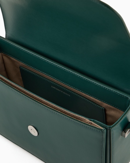 Armani Bolso de hombro de piel lisa con logotipo de águila de metal Devoluciones gratuitas
