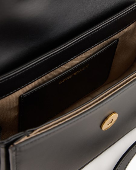Armani Bolso de hombro de piel lisa con logotipo de águila de metal Rebajas