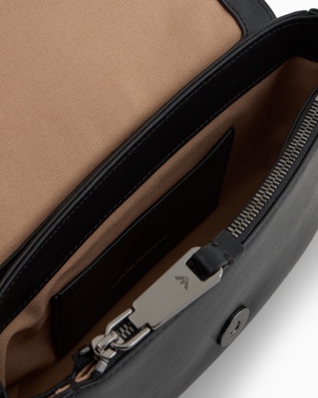 Armani Minibolso de piel trenzada con bandolera de cadena Rebajas de fábrica