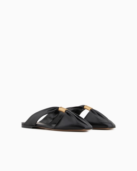 Armani Zapato mule de napa con logotipo de metal Última moda