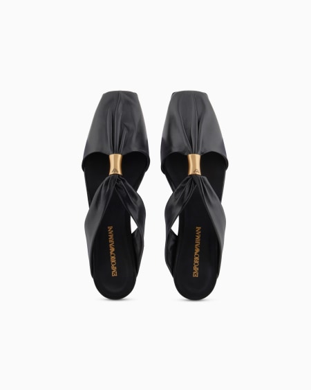 Armani Zapato mule de napa con logotipo de metal Última moda
