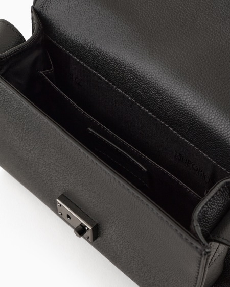 Armani Bolso bandolera de piel abatanada con solapa Venta caliente