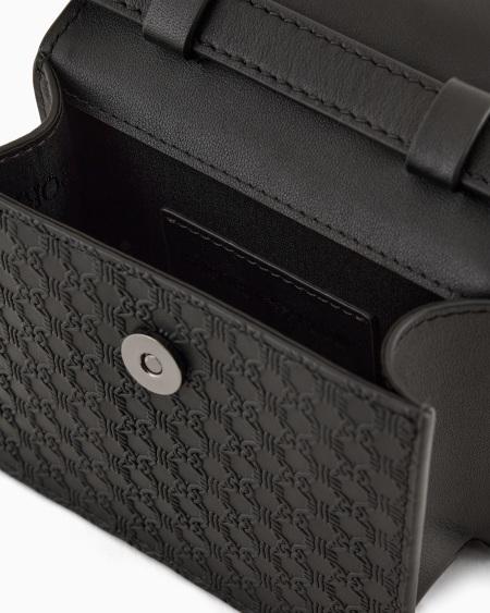 Armani Minibolso bandolera de piel con motivo integral en relieve Liquidación