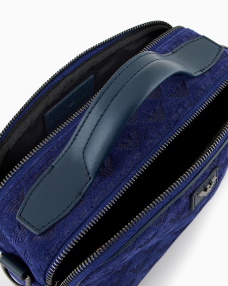 Armani Bolso baúl de ante con bandolera y águila grabada por toda la superficie Mejor oferta