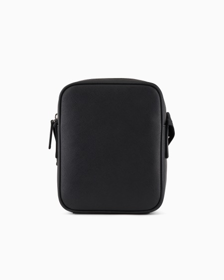 Armani Bolso bandolera de piel saffiano regenerada con placa de águila ASV ÚLTIMAS EDICIONES