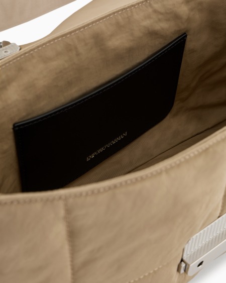 Armani Bolso de hombro baguette grande en nailon acolchado Rebajas top