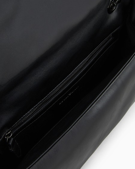 Armani Bolso bandolera con solapa efecto napa acolchada Grandes descuentos