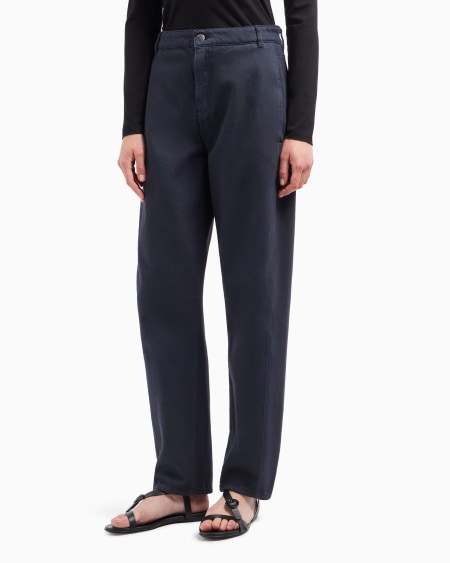 Armani Vaqueros J4H de pernera ovalada en dril teñido en prenda Icon Última moda