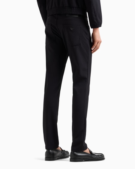 Armani Pantalones de cinco bolsillos en nailon elástico con efecto canneté Solo hoy