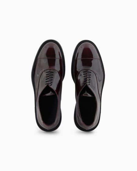 Armani Oxford de charol Liquidación