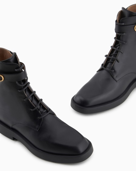 Armani Botín bajo de piel con cordones y correa con logotipo Icon Precio ultrabajo